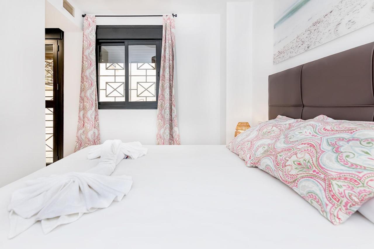 Maba/Private Backyard/Walk To Downtown/Large Smart Tv Appartement Málaga Buitenkant foto